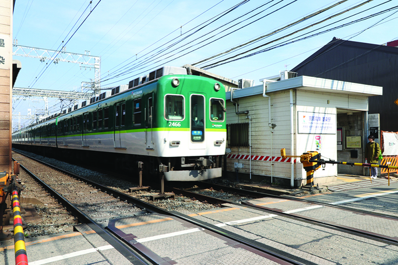 京阪墨染駅