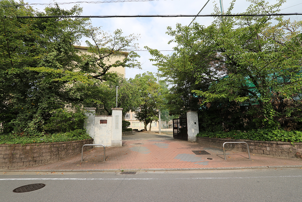 下鴨中学校