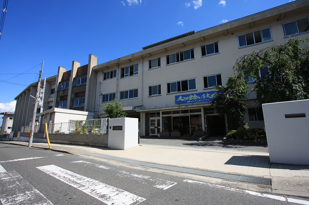 勝山中学校