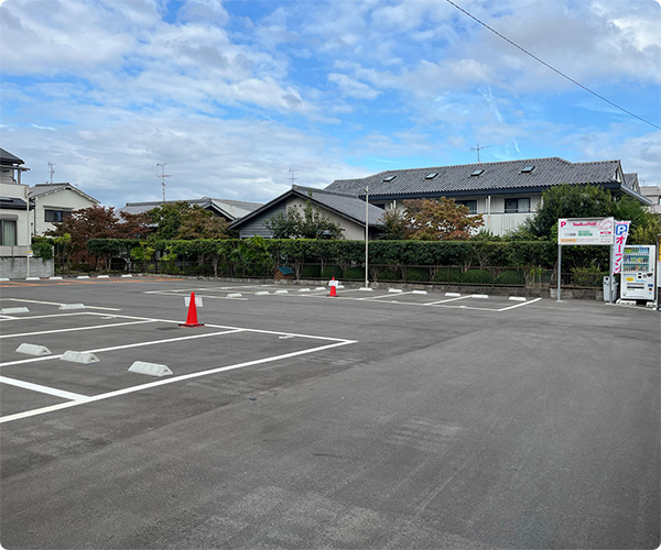 寺戸町中村垣内（パーキング11台　月極12台）