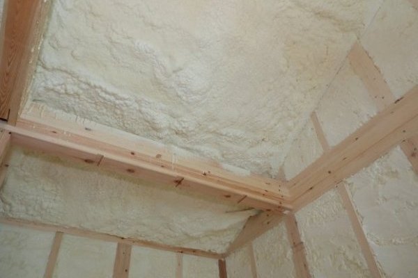 現場発泡硬質ウレタン（壁・天井）
アクアフォームNEO（壁）／アクアフォーム（天井)